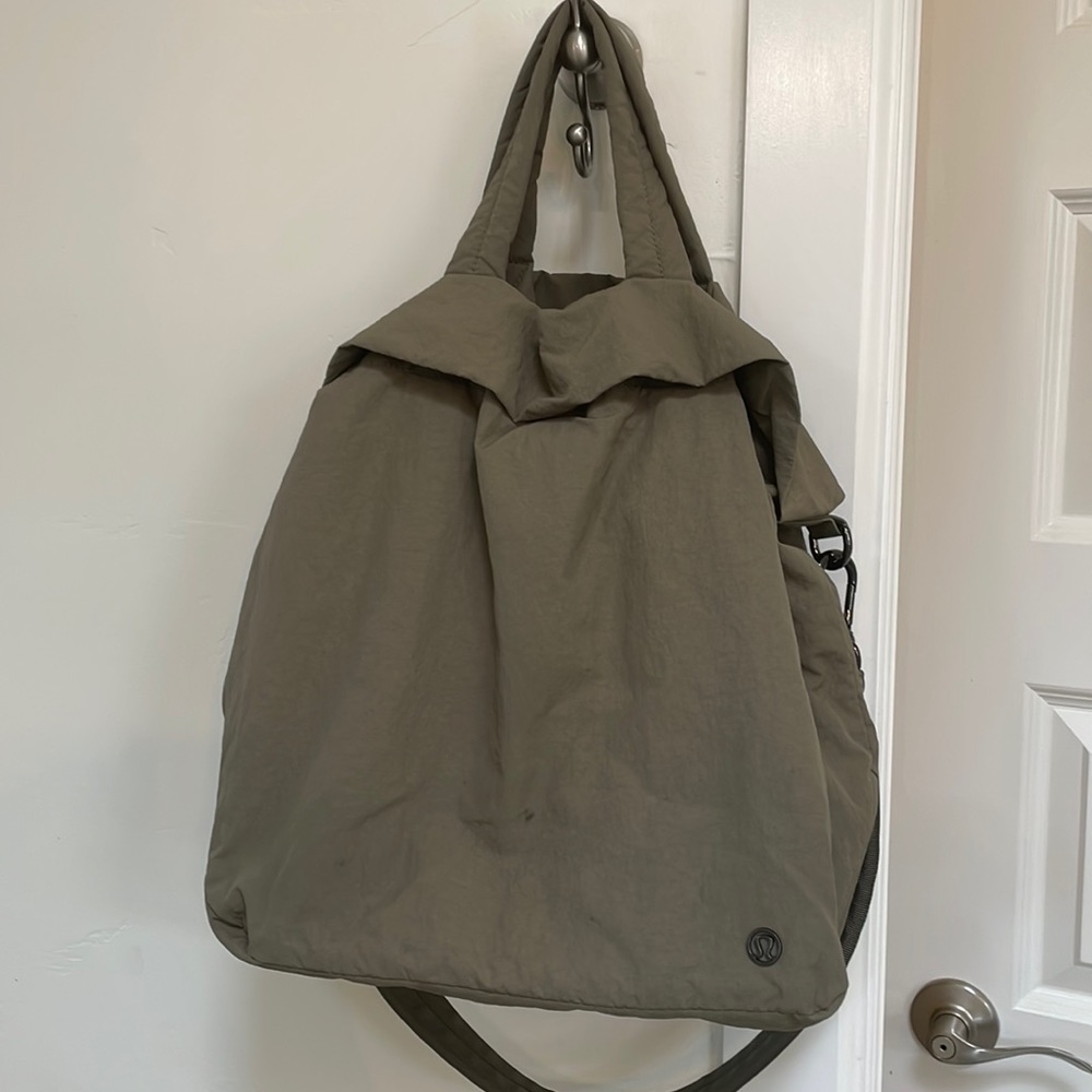 On my level Lululemon bag